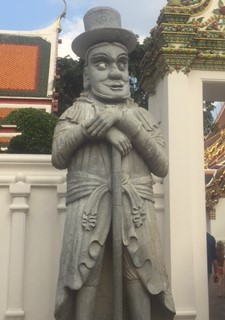 wat-pho-farang-statue