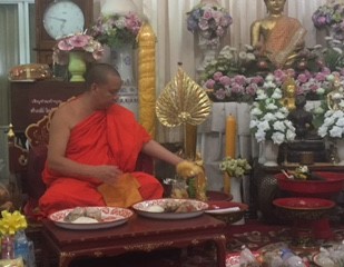 tamarind-village-buddhist-monk